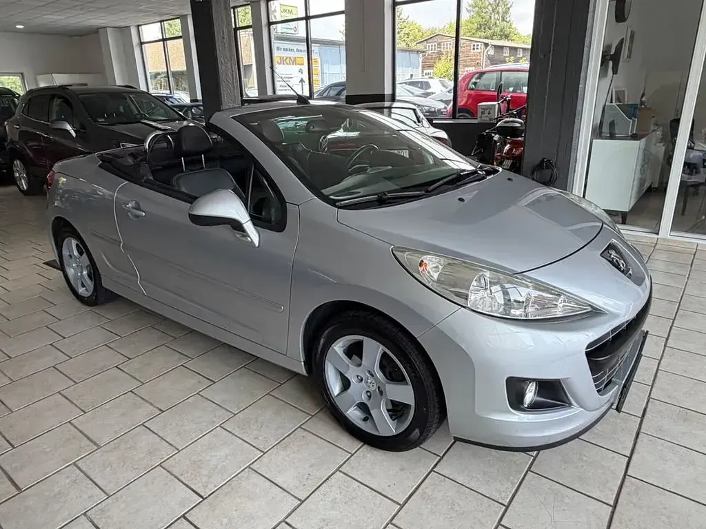 Gebraucht Peugeot 207 CC Allure 120 PS (88 kW) 2014 Silber Cabrio