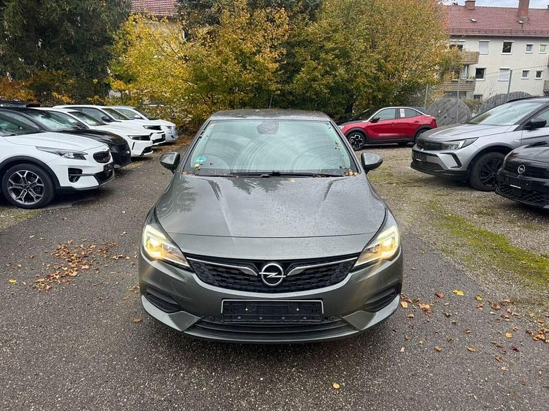 Gebraucht Opel Astra Basis 110 PS (80 kW) 2020 Weiß Limousine
