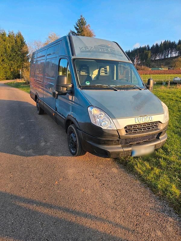Gebraucht Iveco Daily 145 PS (106 kW) 2013 Blau Van / Kleinbus