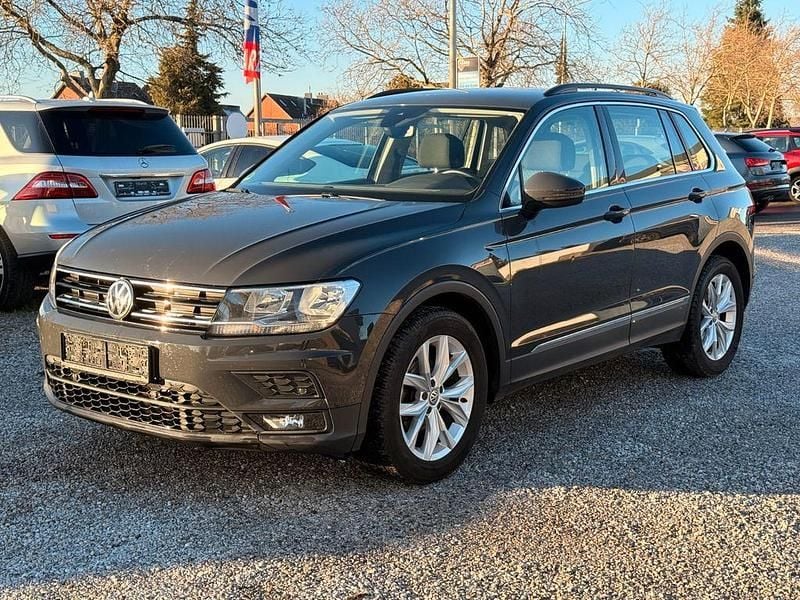 Grau Gebraucht 2019 VW Tiguan Comfortline SUV | 17.990 € (Guter Preis) - Bild 1/4