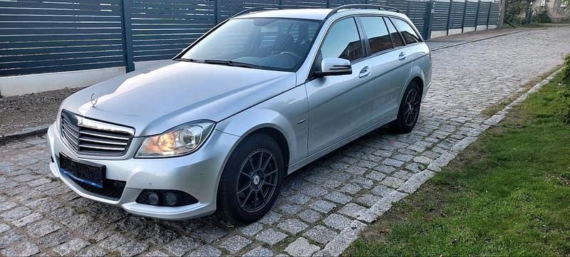 Silber Gebraucht 2011 Mercedes C200 Kombi | 3.999 € (Superpreis) - Bild 1/4