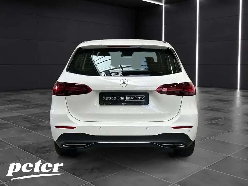 Gebraucht Mercedes B200 Progressive 163 PS (119 kW) 2025 Unilack polarweiß Kleinwagen