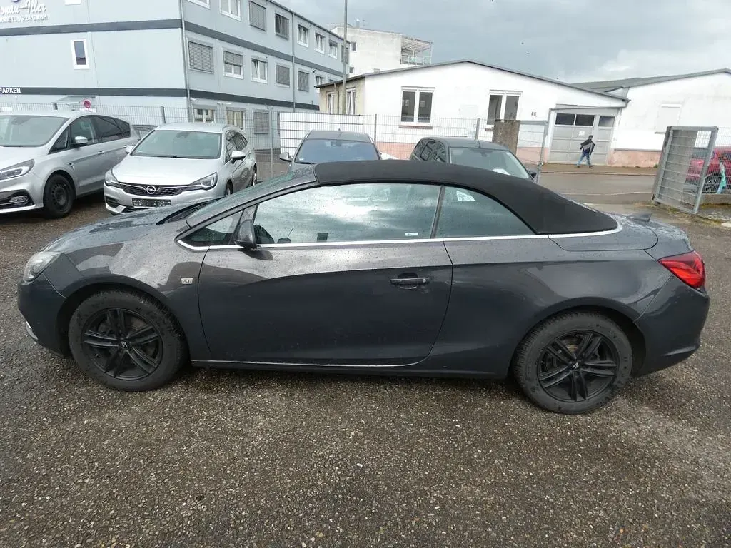 Gebraucht Opel Cascada Innovation 200 PS (147 kW) 2016 Plat.anthr./rogrey/0j:silbergr Cabrio