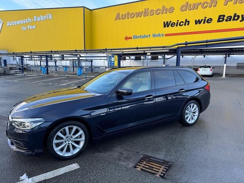 Blau Gebraucht 2018 BMW 520 Sport Line Kombi | 18.890 € (Superpreis) - Bild 1/4