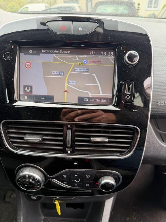 Gebraucht Renault Clio IV LE 75 PS (55 kW) 2018 Weiß Limousine