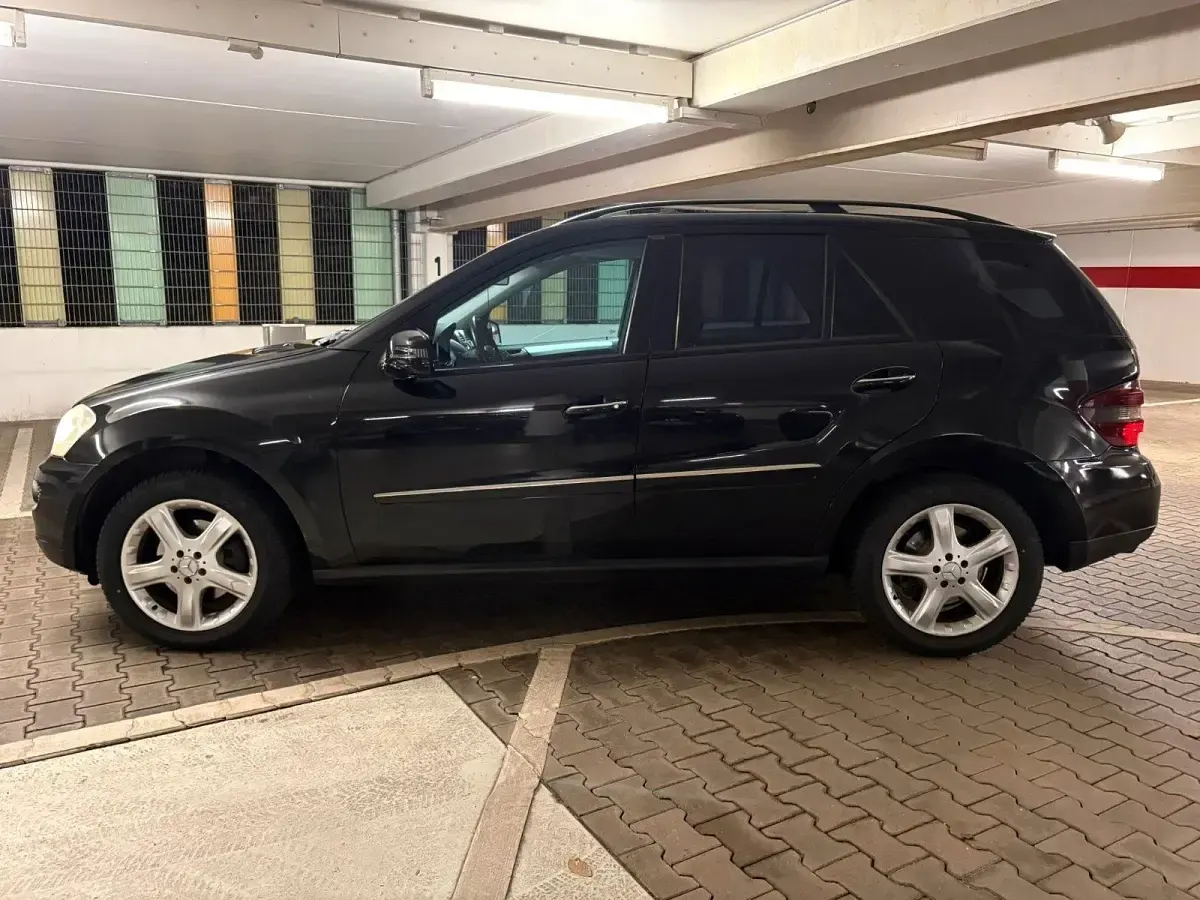 Gebraucht Mercedes ML280 190 PS (139 kW) 2008 Schwarz SUV