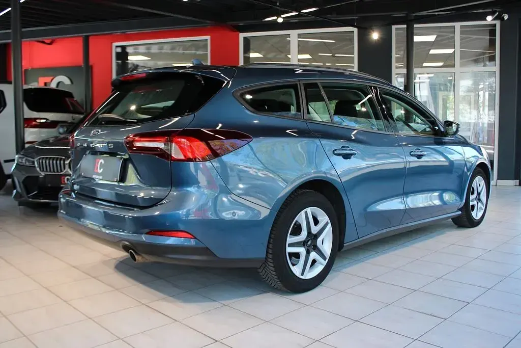 Gebraucht Ford Focus Cool & Connect 120 PS (88 kW) 2023 Blau Limousine