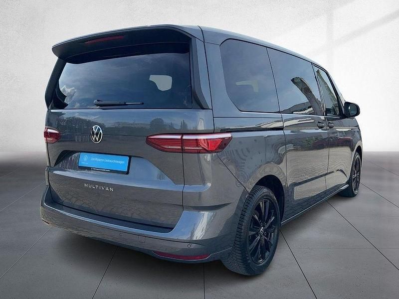 Gebraucht VW T7 Life 150 PS (110 kW) 2024 Indiumgrau metallic Van