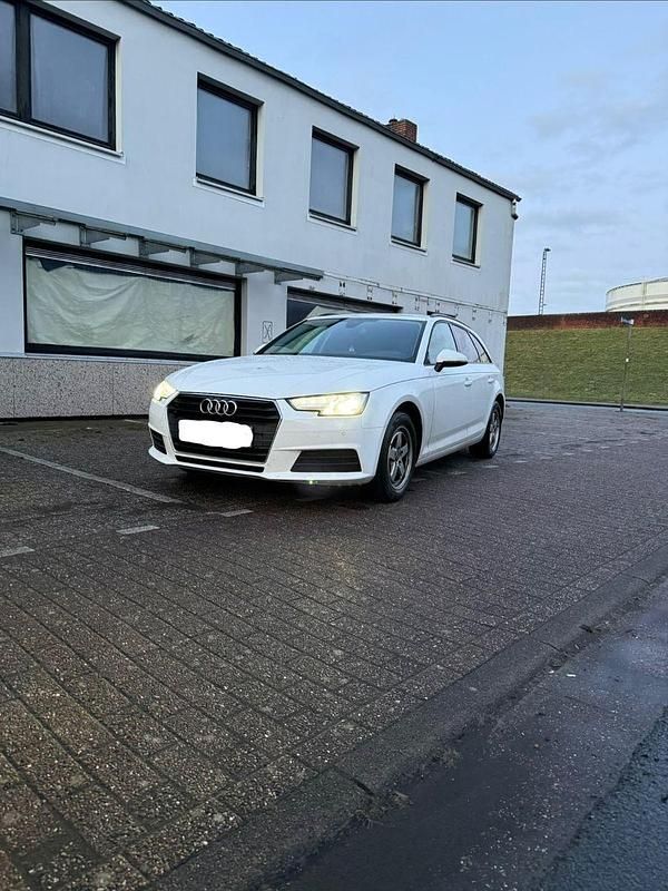 Gebraucht Audi A4 150 PS (110 kW) 2019 Weiß Kombi