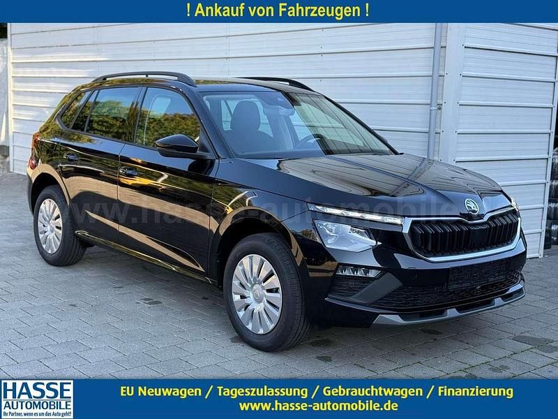 Blackmagic perleffekt Neu 2025 Skoda Kamiq Selection SUV | 28.490 € (Fairer Preis) - Bild 1/4