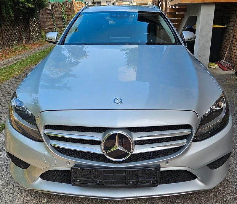 Silber Gebraucht 2020 Mercedes C220 Kombi | 20.990 € - Bild 1/4