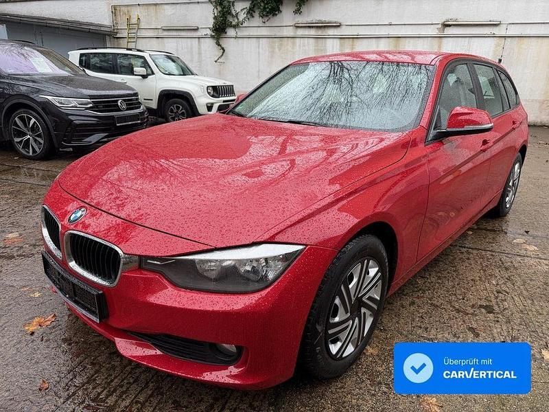 Rot Gebraucht 2012 BMW 320 Sport Line Kombi | 7.300 € (Guter Preis) - Bild 1/4