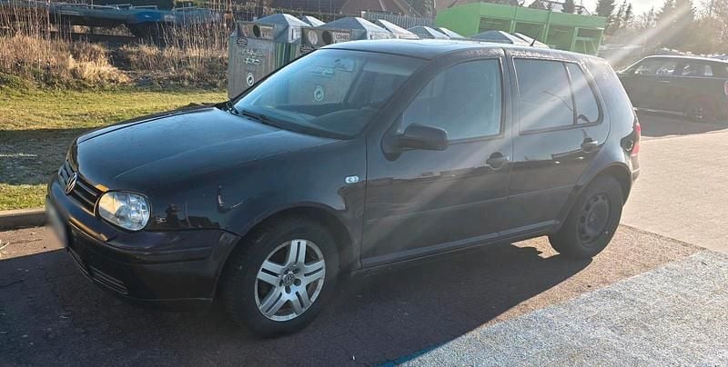 Gebraucht VW Golf IV 105 PS (77 kW) 2003 Rot Kleinwagen