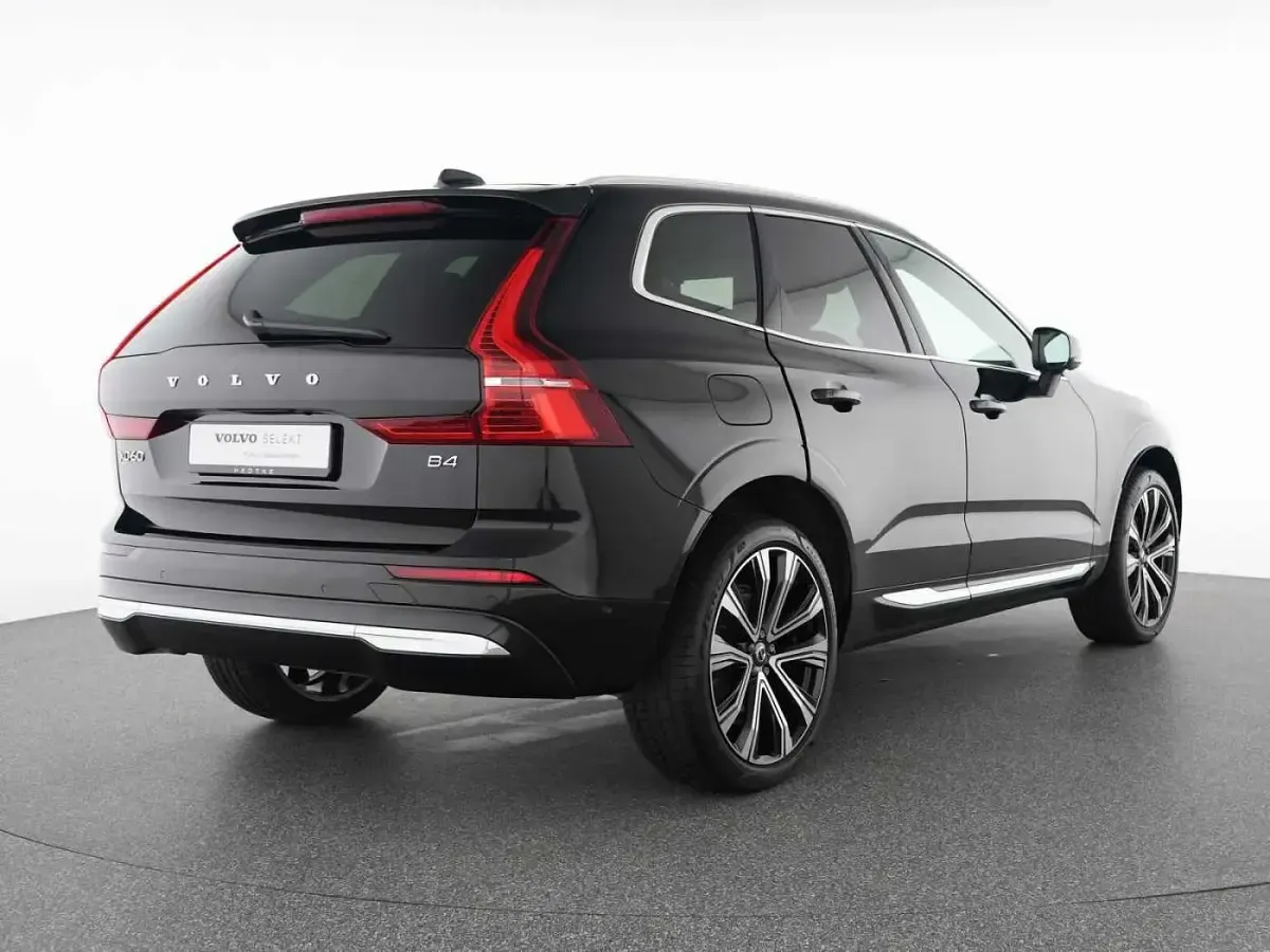Gebraucht Volvo XC60 145 PS (106 kW) 2023 SUV