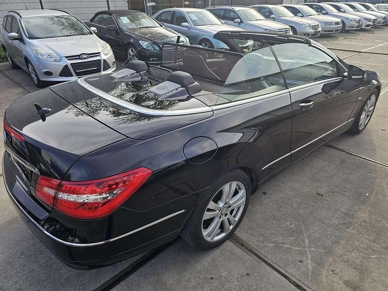 Gebraucht Mercedes E200 184 PS (135 kW) 2012 Schwarz Cabrio