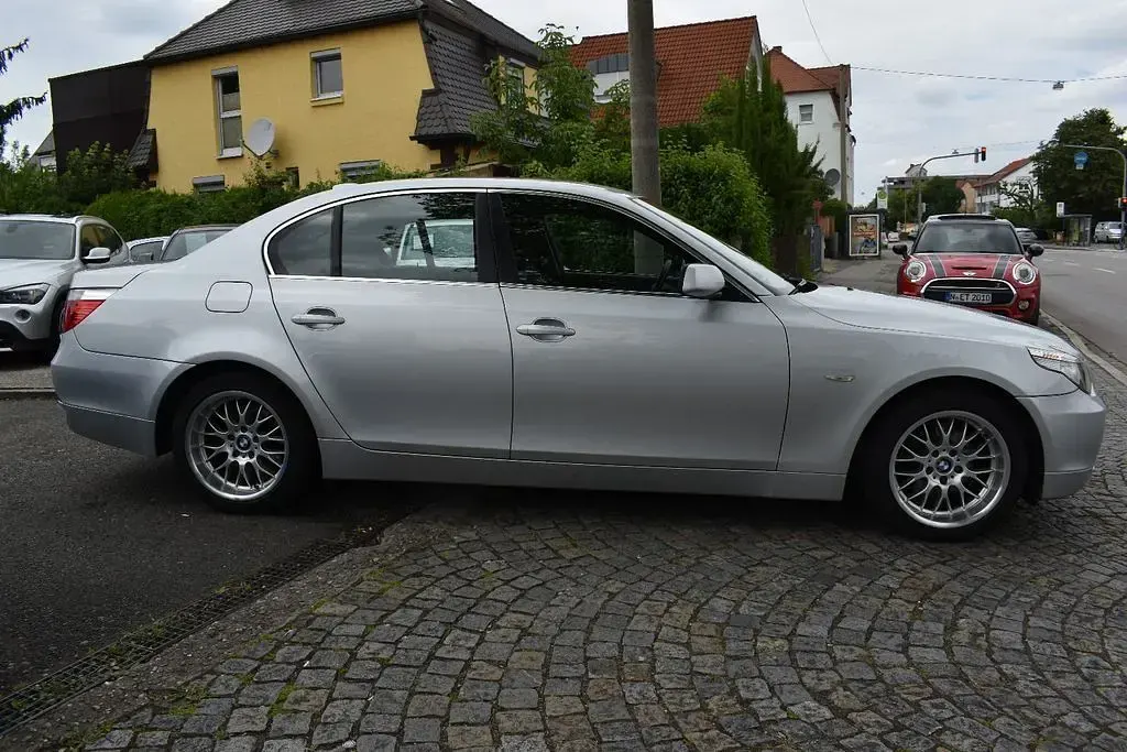 Gebraucht BMW 523 Advantage 177 PS (130 kW) 2005 Silber Limousine