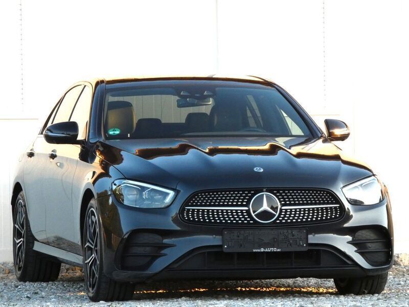 Grau Gebraucht 2020 Mercedes E400 AMG line Limousine | 42.990 € (Teuer) - Bild 1/4
