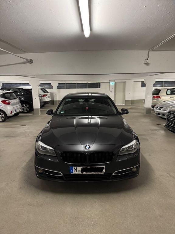 Grau Gebraucht 2011 BMW 520 Sport Line Limousine | 12.000 € (Etwas zu teuer) - Bild 1/4