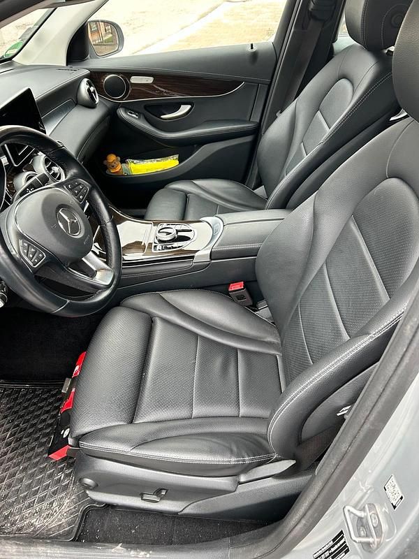 Gebraucht Mercedes GLC250 211 PS (155 kW) 2018 Silber SUV