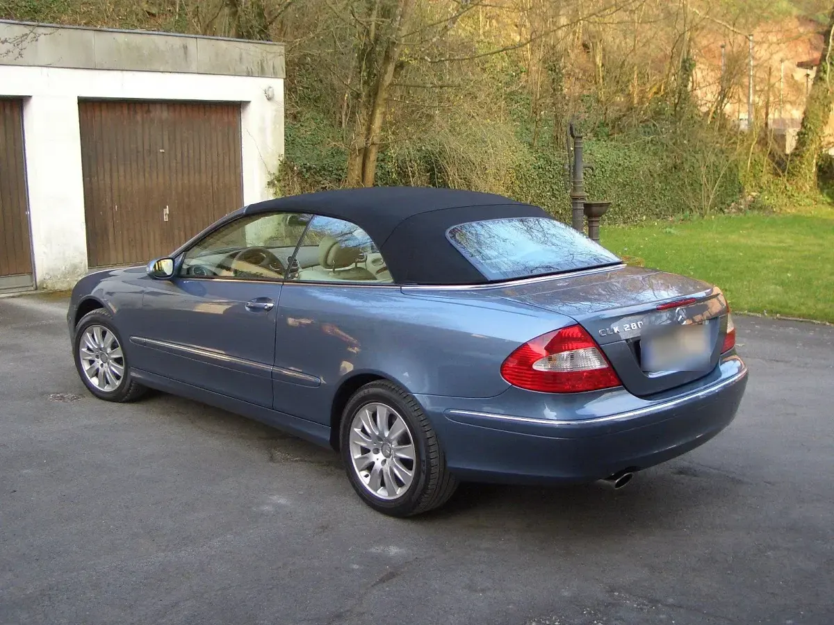 Gebraucht Mercedes CLK280 231 PS (169 kW) 2008 Blau Cabrio