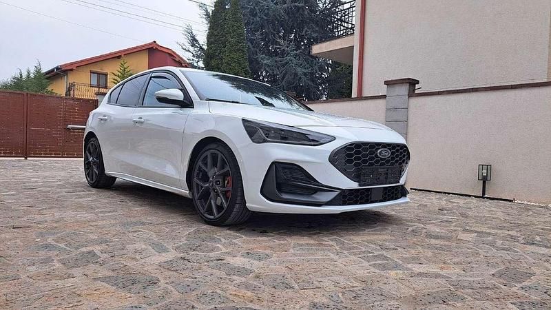 Frostweiß Gebraucht 2022 Ford Focus Performance Edition Limousine | 23.990 € (Guter Preis) - Bild 1/4