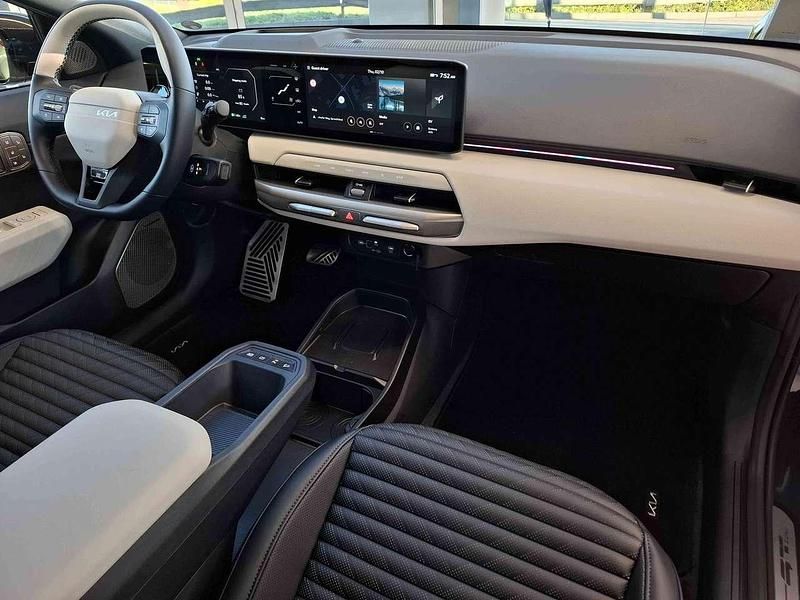Gebraucht Kia EV4 GT-Line 150 kW (204 PS) 2025 Pentametal metallic Kleinwagen