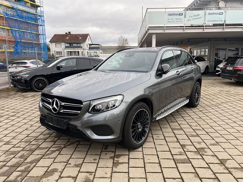 Grau Gebraucht 2016 Mercedes GLC220 Night SUV | 23.900 € (Fairer Preis) - Bild 1/4