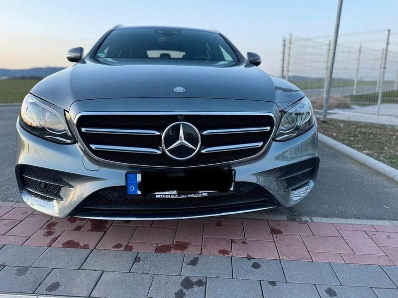 Gebraucht Mercedes E350 AMG 258 PS (189 kW) 2018 Grau Limousine