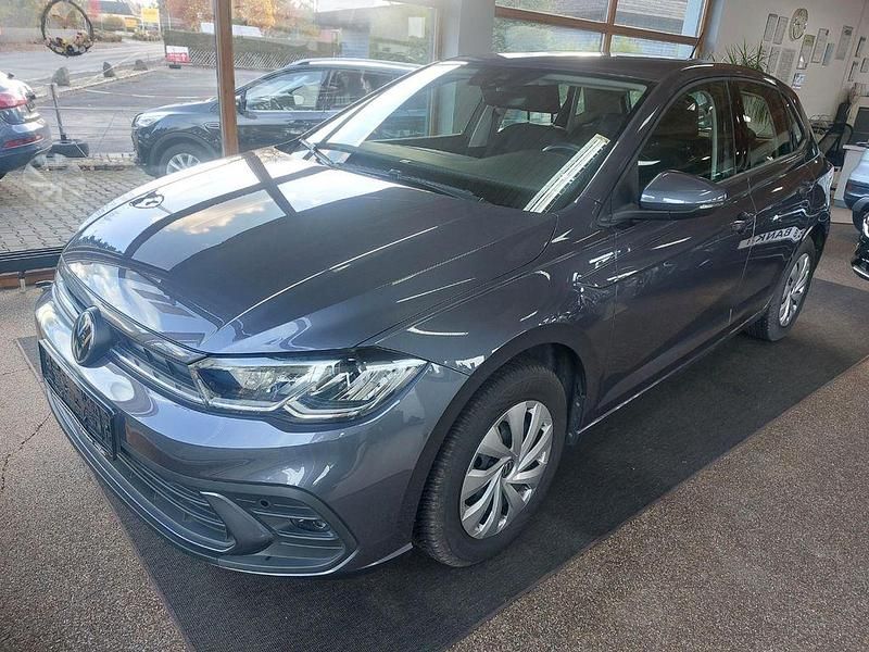 Grau Gebraucht 2023 VW Polo Life Limousine | 17.900 € (Fairer Preis) - Bild 1/4