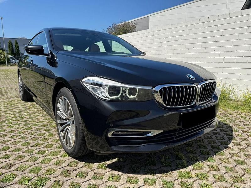 Schwarz Gebraucht 2020 BMW 620 Gran Turismo Luxury Line Limousine | 19.900 € - Bild 1/4