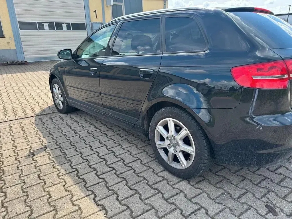 Gebraucht Audi A3 Attraction 140 PS (102 kW) 2012 Schwarz Kleinwagen