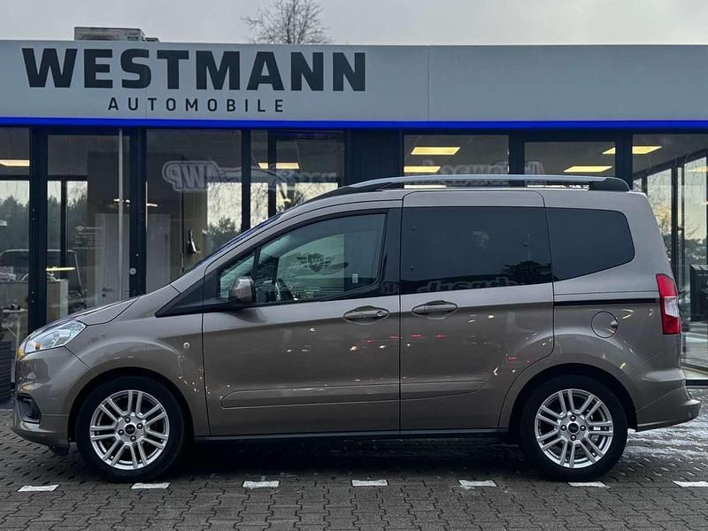 Gebraucht Ford Tourneo Titanium 101 PS (74 kW) 2018 Silber Kombi