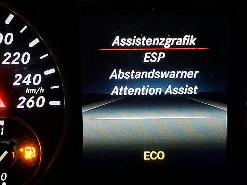 Gebraucht Mercedes A180 120 PS (88 kW) 2014 Schwarz Kleinwagen