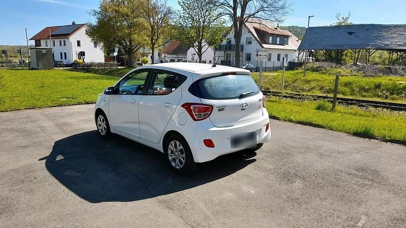 Usata Hyundai i10 Style 67 CV (49 kW) 2016 Bianco Utilitaria