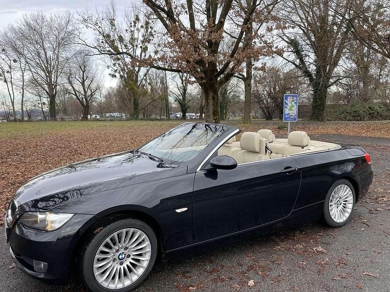 Schwarz Gebraucht 2009 BMW 320 Cabriolet Cabrio | 8.900 € (Guter Preis) - Bild 1/4