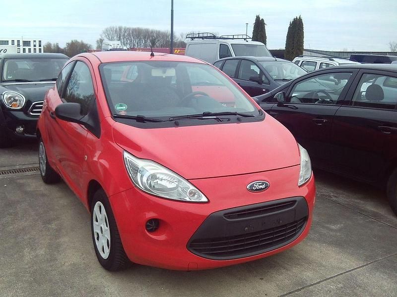 Gebraucht Ford Ka Ambiente 69 PS (50 kW) 2011 Sunriserot Kleinwagen