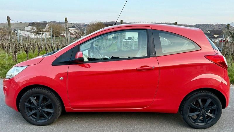 Gebraucht Ford Ka Titanium 69 PS (50 kW) 2010 Rot Kleinwagen
