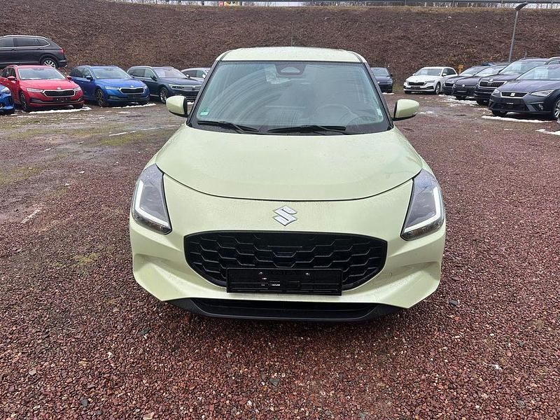 Gebraucht Suzuki Swift Comfort+ 83 PS (61 kW) 2025 Cool yellow Kleinwagen
