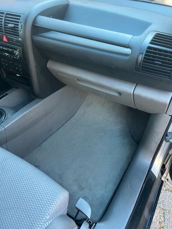 Second-hand Audi A2 75 CP (55 kW) 2000 Gri Hatchback