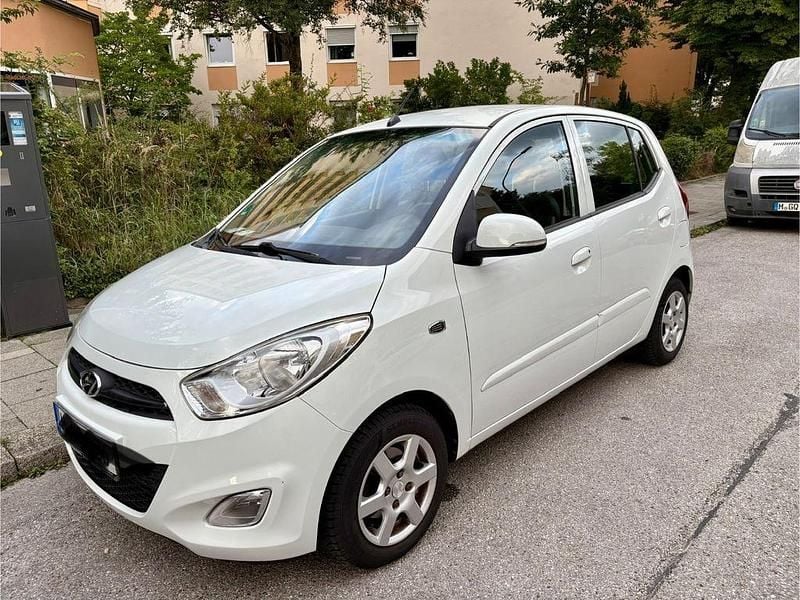 Weiß Gebraucht 2012 Hyundai i10 Classic Kleinwagen | 2.300 € (Guter Preis) - Bild 1/4