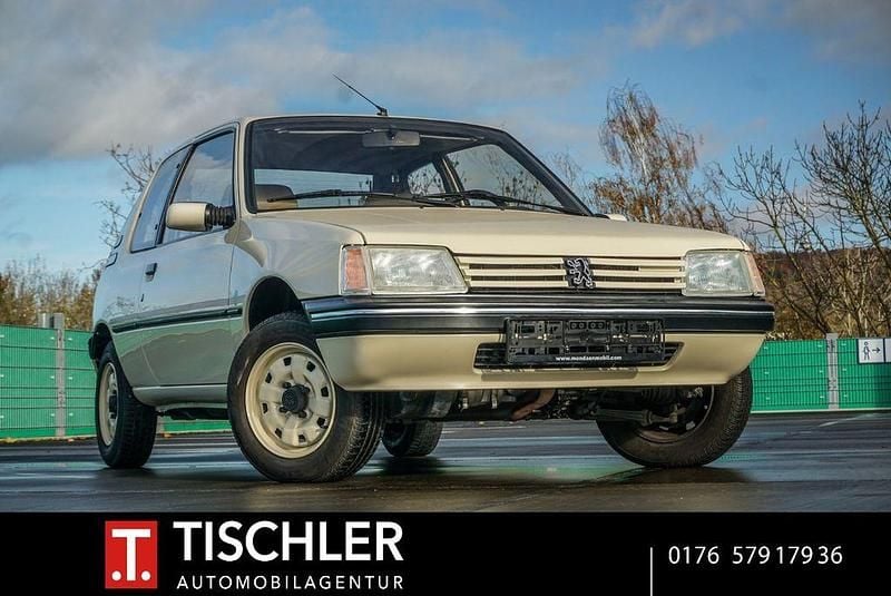 Beige Gebraucht 1991 Peugeot 205 Limousine | 15.880 € - Bild 1/4