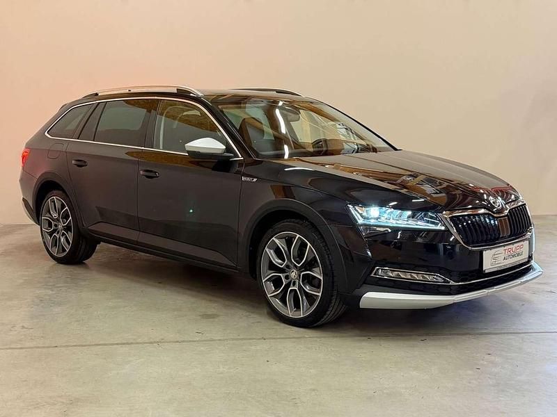 Gebraucht Skoda Superb Scout 4x4 200 PS (147 kW) 2022 Schwarz Kombi