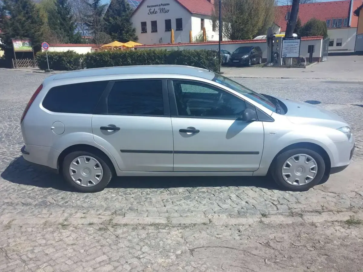 Gebraucht Ford Focus 109 PS (80 kW) 2006 Grau Kombi