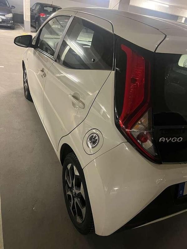 Gebraucht Toyota Aygo X-clusiv 72 PS (52 kW) 2019 Weiß Kleinwagen