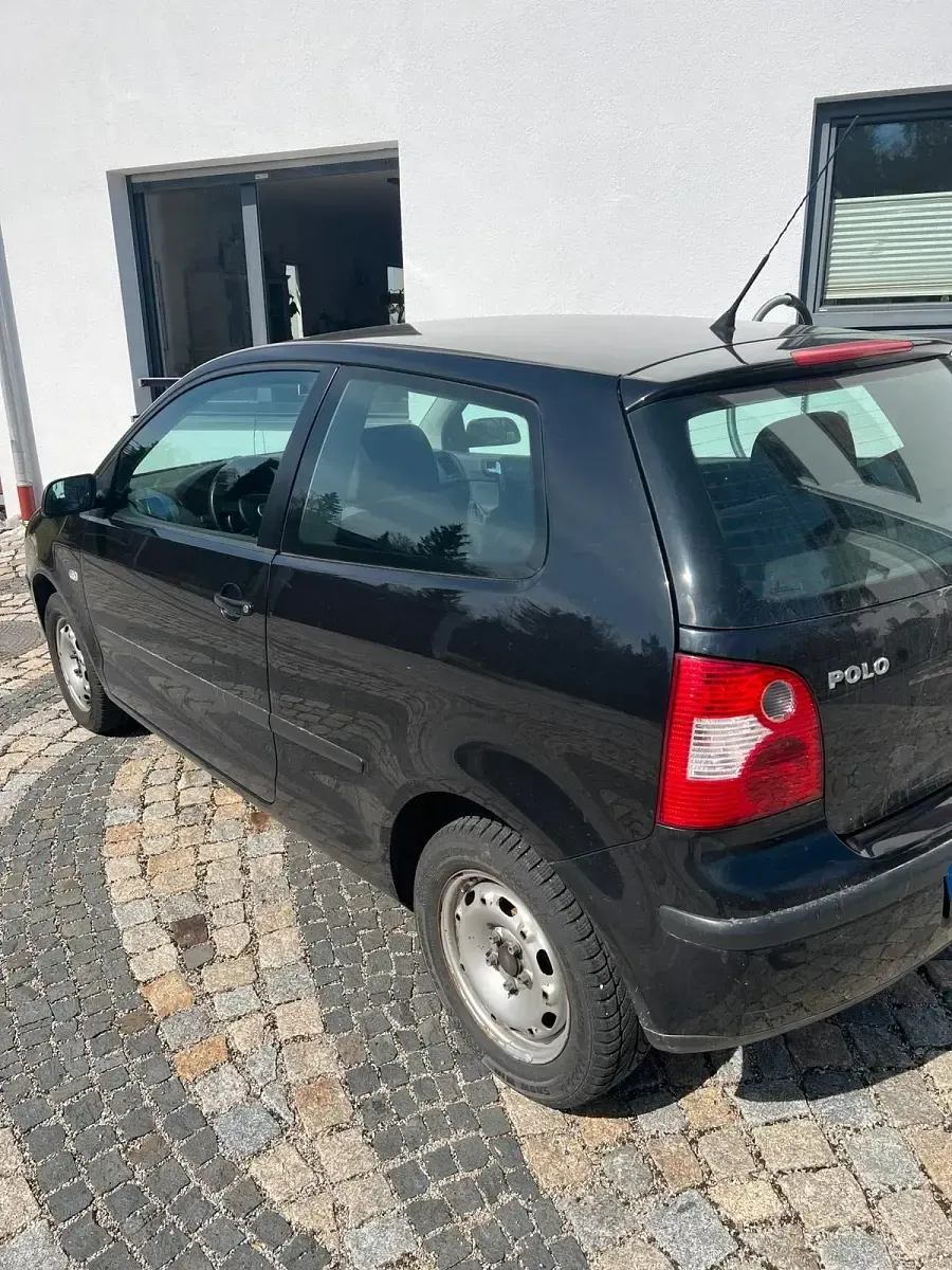 Gebraucht VW Polo 64 PS (47 kW) 2003 Schwarz Kleinwagen