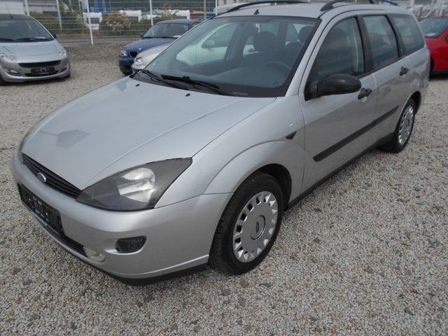 Gebraucht Ford Focus Basis 101 PS (74 kW) 2001 Silber metallic Kombi
