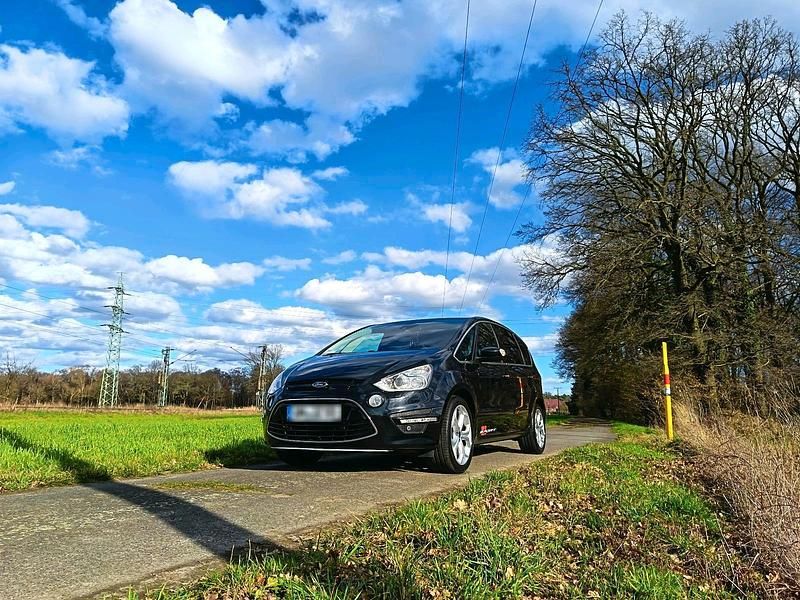 Gebraucht Ford S-MAX S 163 PS (119 kW) 2014 Schwarz Van / Kleinbus