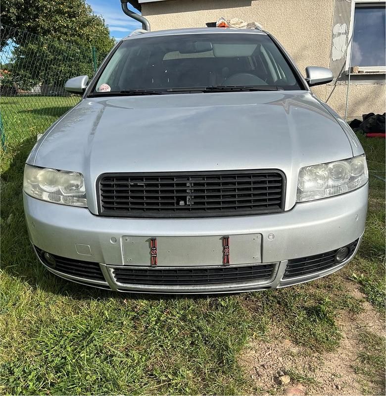 Silber Gebraucht 2002 Audi A4 Kombi | 800 € (Superpreis) - Bild 1/4