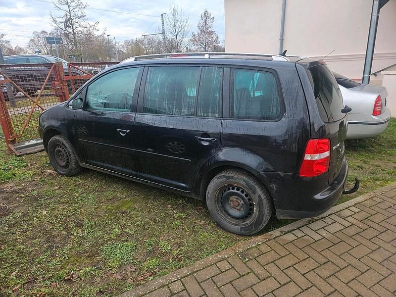 Schwarz Gebraucht 2006 VW Touran Van / Kleinbus | 950 € (Superpreis) - Bild 1/4