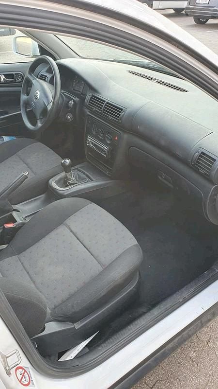 Gebraucht VW Passat 125 PS (91 kW) 2000 Weiß Kombi